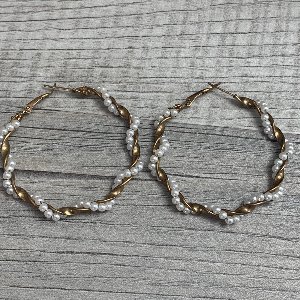 Gold Tone Twisted Faux Pearl Hoop Earrings Latch Back 2 Inch Diameter